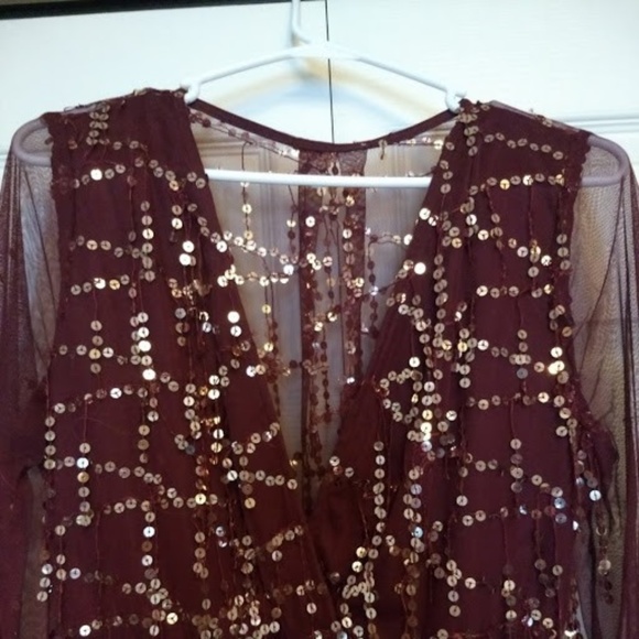 Wine Flowing Sequins Long Sleeves Romper - Picture 6 of 6